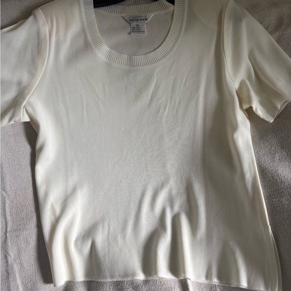 Black and White Long Sleeve Sweater - Picture 3 of 5